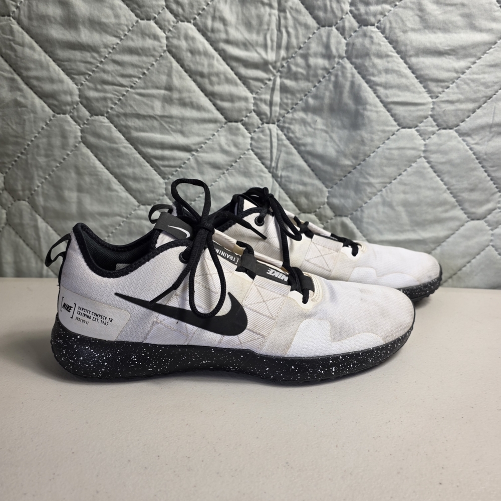 Nike Varsity Compete TR 2 Size 11 men training shoe.
sneakers
